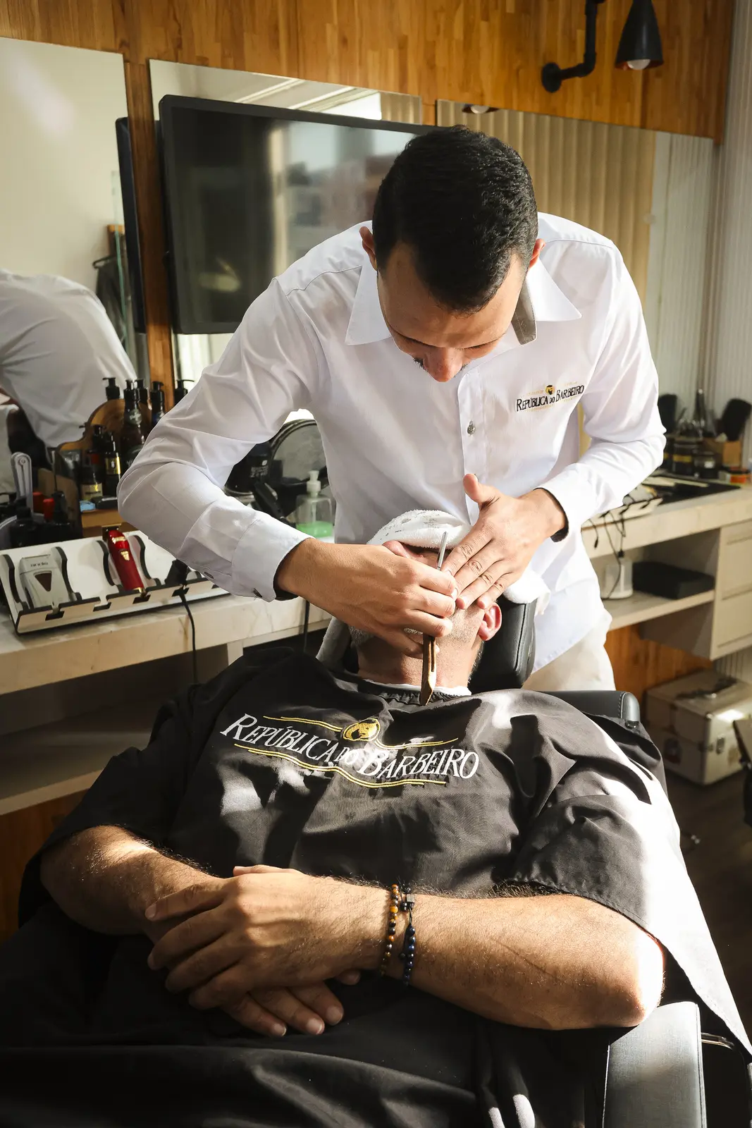 Corte Disfarçado — República do Barbeiro, Água Verde, Curitiba